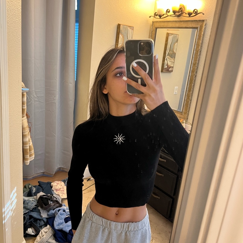 Black Cropped Long Sleeve